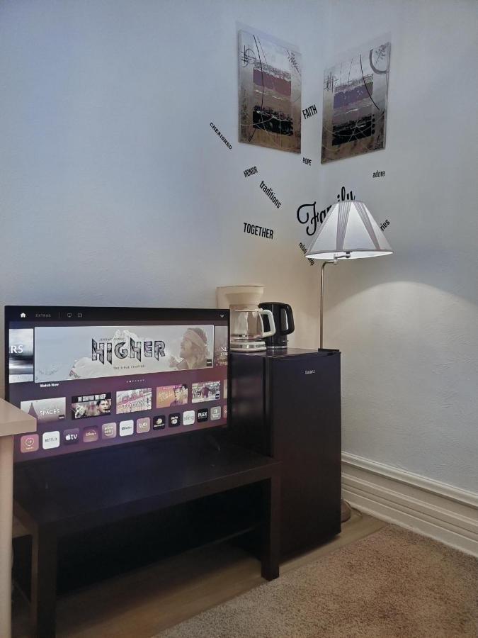 Hull Booking-Eddy- Single Room With Self Check-In المظهر الخارجي الصورة